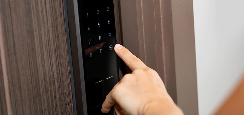 Smart Electric Locks Replacement Services in Evanston, IL