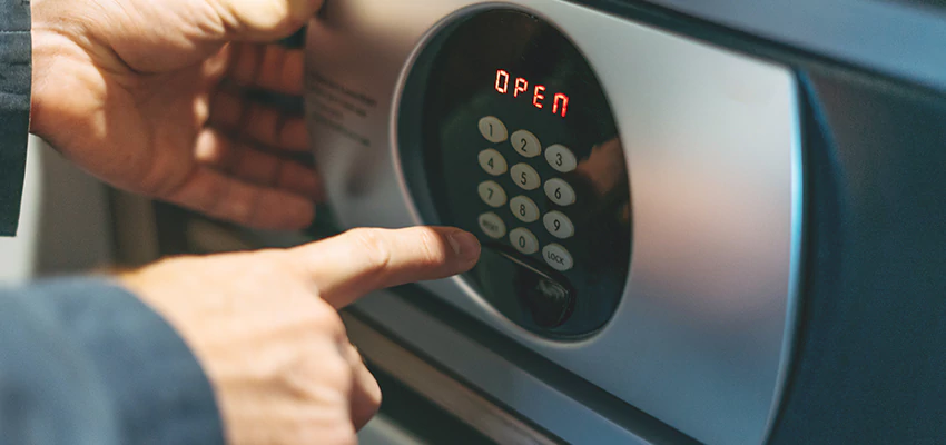 Cash Safe Openers in Evanston, Illinois