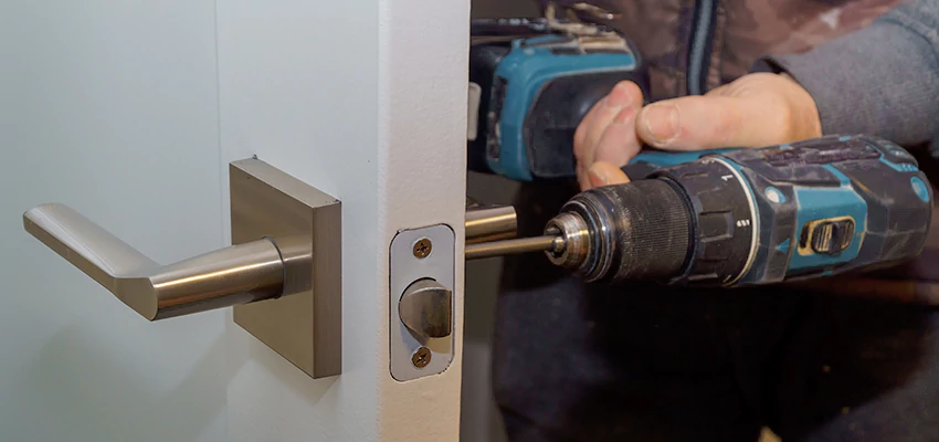 Broken Door Handle Lock Repair in Evanston, Illinois