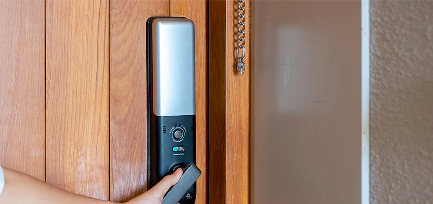 Home Security Electronic Locks Upgrades in Evanston, IL